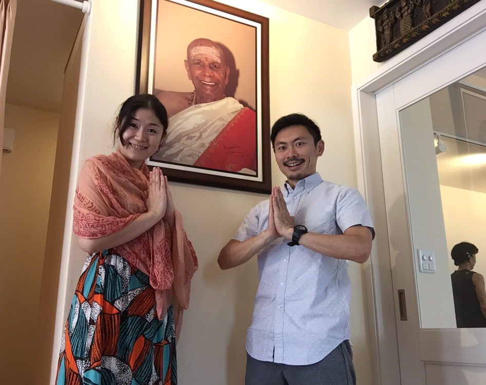 TOM(right) with Authorized Ashtanga Teacher in Tokyo (Momo)